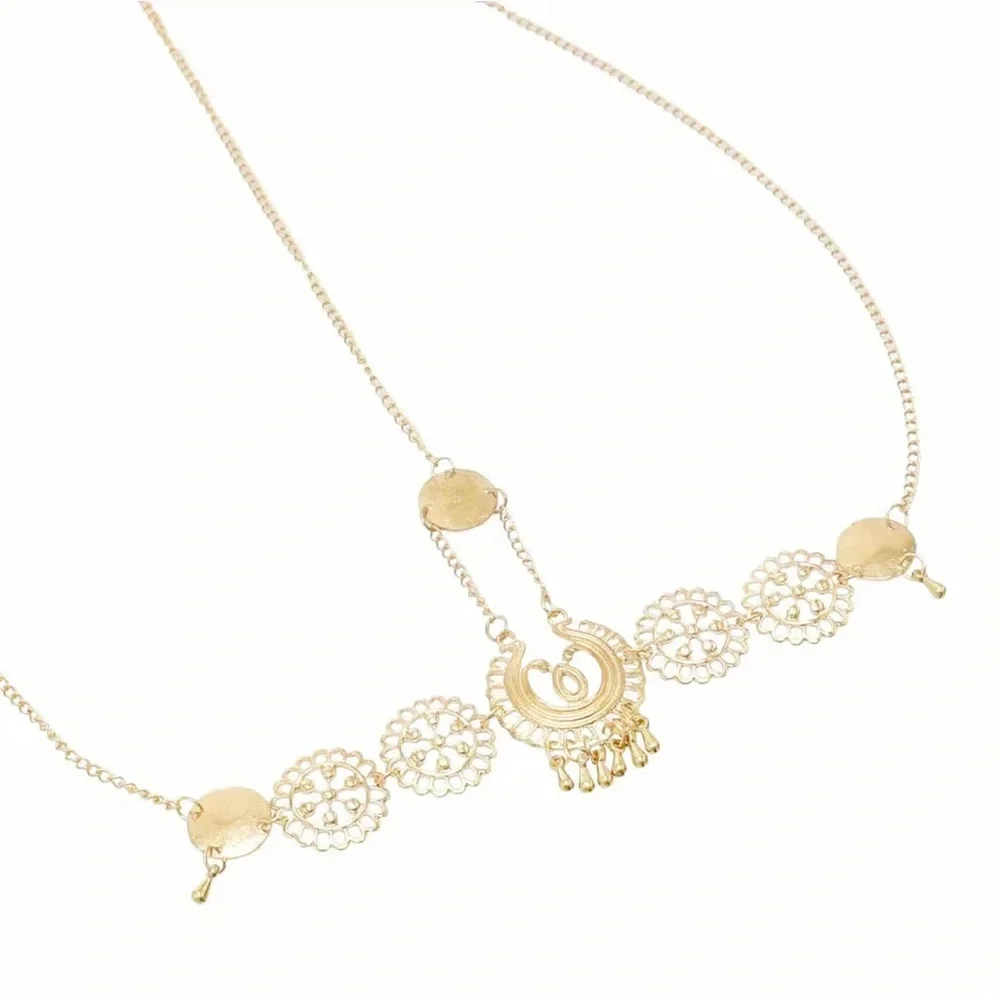 Vintage Style Gold Plated Metal Hollow Head Chain Pendant Head Chain Tassel Flow